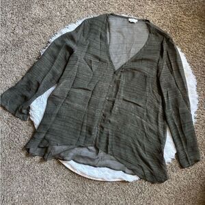 Charli London Silk Top Long Sleeves Button Front Green Womens Size 6